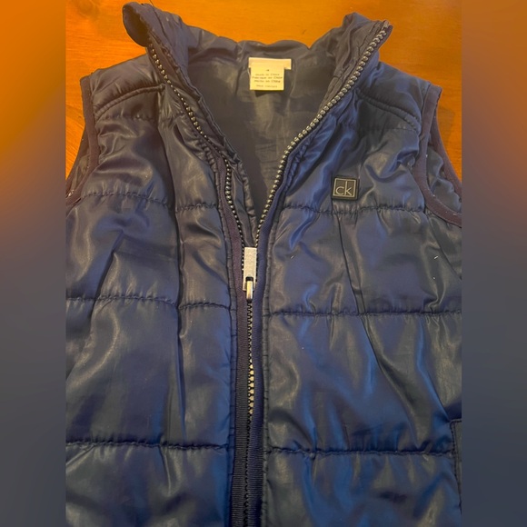 CALVIN KLEIN Boys Vest - Picture 2 of 10